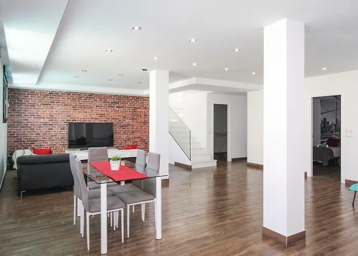 Manhattan Villa *