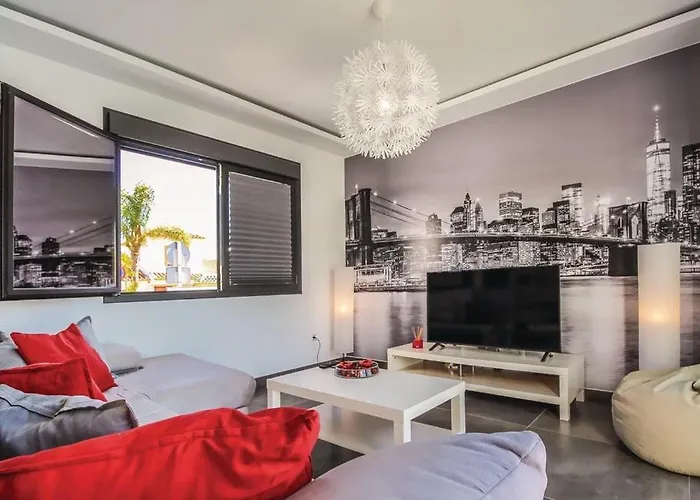 Manhattan Villa *