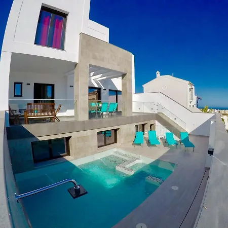 Manhattan Villa Nerja