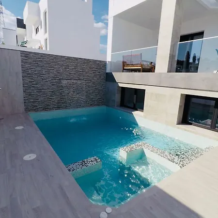 Manhattan Villa